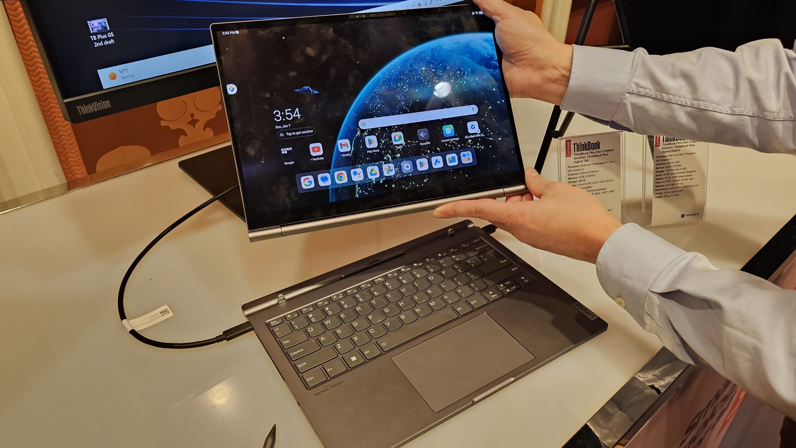 Lenovo Revoluciona el Juego: La Nueva Laptop ThinkBook Plus con Pantalla Expandible 3